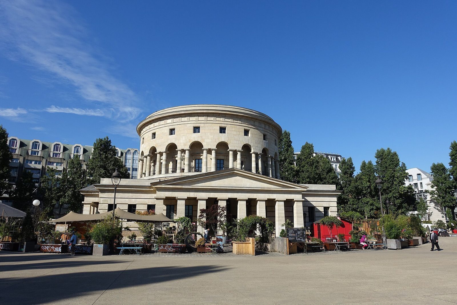 Rotonde de la Villette ved Place de la Bataille-de-Stalingrad, en klassisistisk rotunde i lys stein